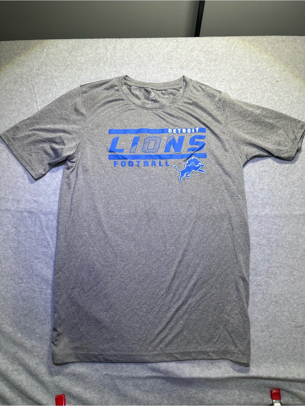 Detroit Lions NFL Team Apparel Gray Performance Shirt XL Boys